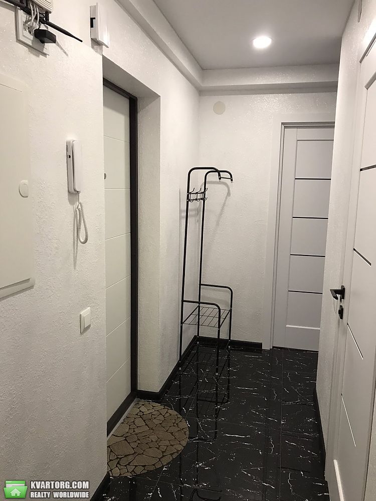 Rent out 2-room apartment. Киев, Пражская — photo 4