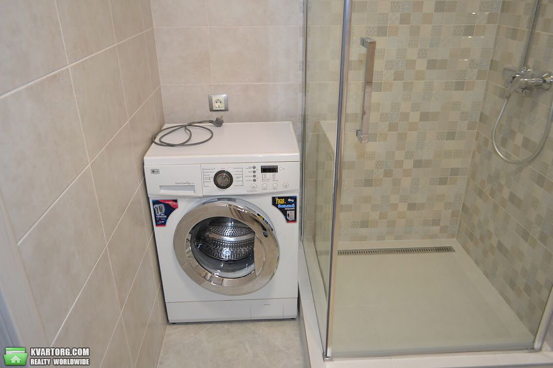 Rent out 3-room apartment. Киев,  Ломоносова — photo 10