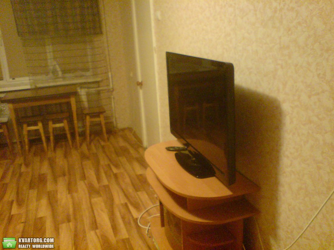 Rent out 1-room apartment. Киев,  Дегтяревская — photo 3