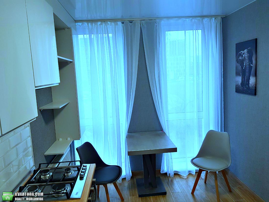 Rent out 1-room apartment. Киев,  Малоземельная — photo 7