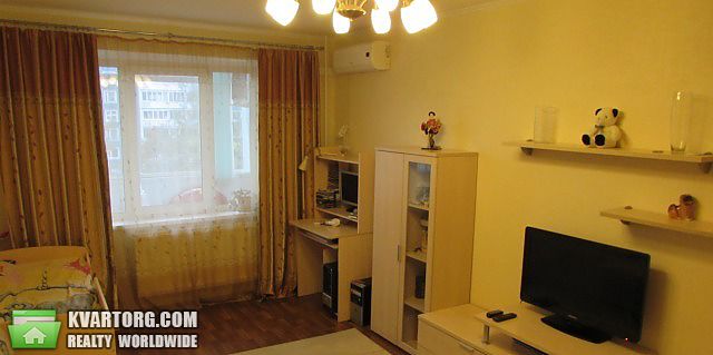 Sell 1-room apartment. Киев, Тростянецкая — photo 1