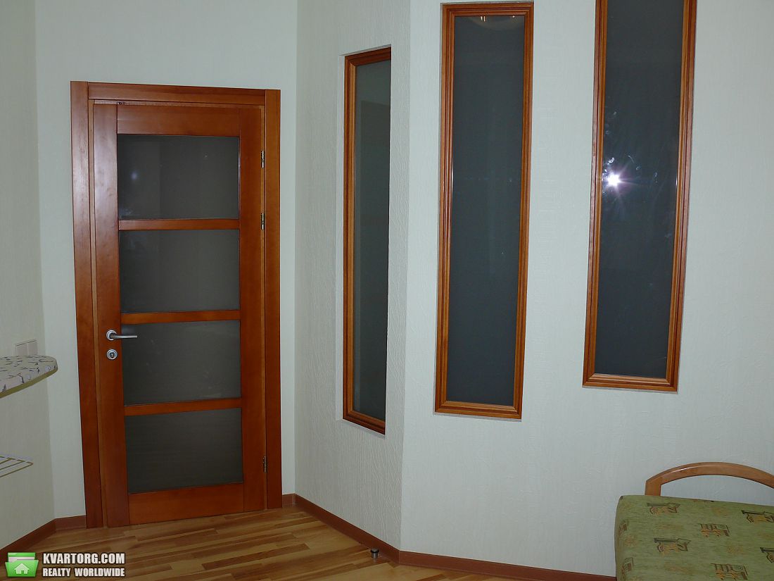 Rent out 3-room apartment. Киев, Волошская — photo 10
