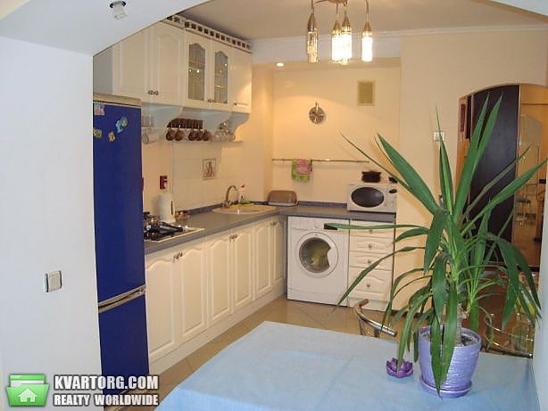 Rent out 3-room apartment. Киев,  Межигорская — photo 3