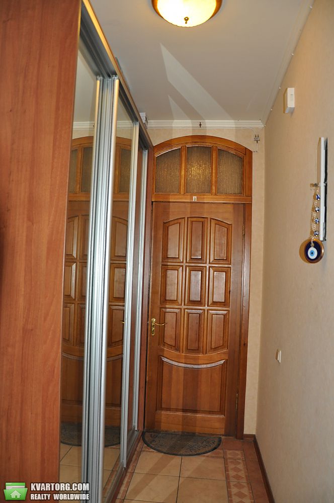 Sell 3-room apartment. Киев,  Петровского — photo 4