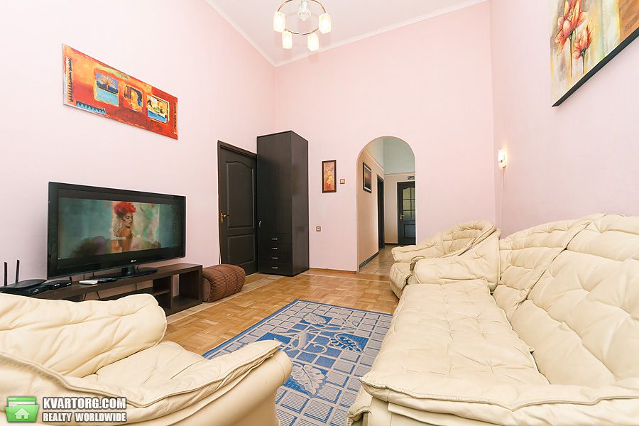 Rent out 4-room apartment. Киев,  Костельная — photo 4