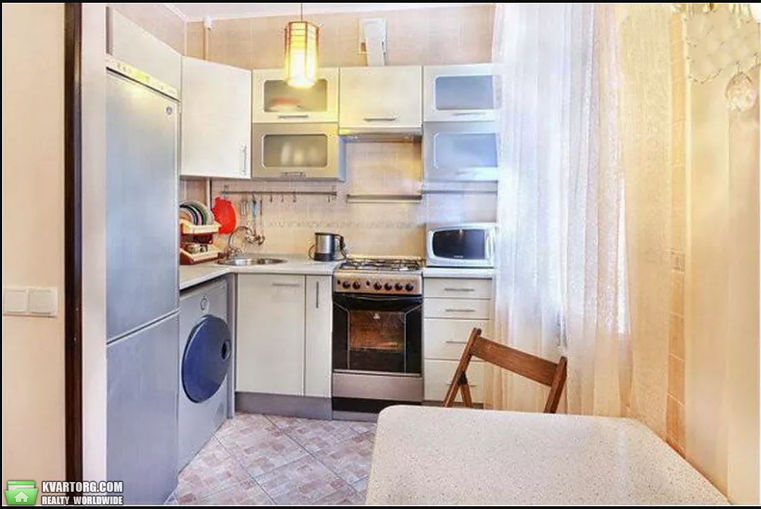 Rent out 2-room apartment. Киев,  Жилянская — photo 2