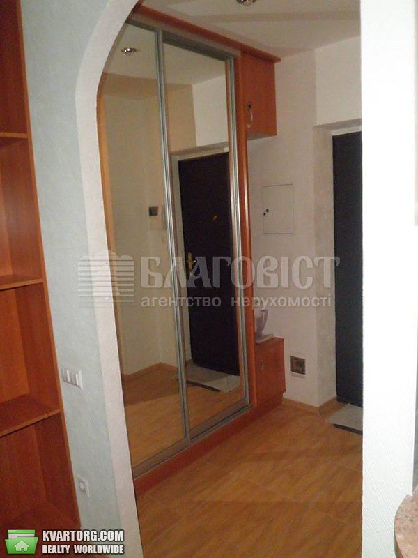 Rent out 2-room apartment. Киев,  Чорновола Вячеслава — photo 4