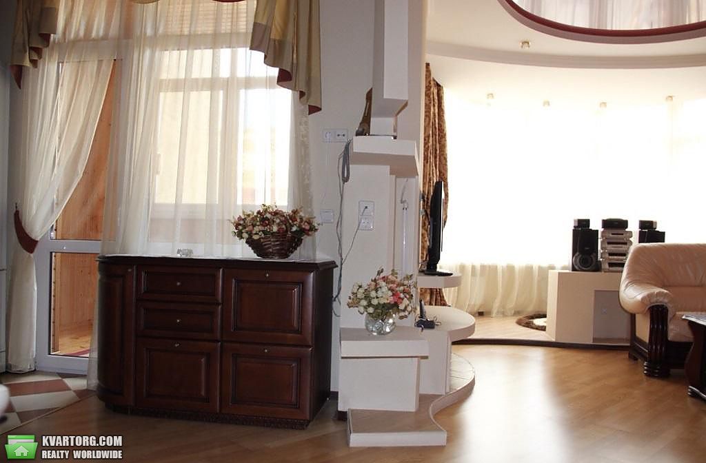 Rent out 3-room apartment. Киев,  Дмитриевская — photo 2