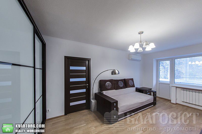 Sell 2-room apartment. Киев,  Первомайского — photo 4