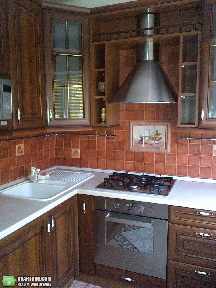 Rent out 2-room apartment. Киев,  Багговутовская — photo 1