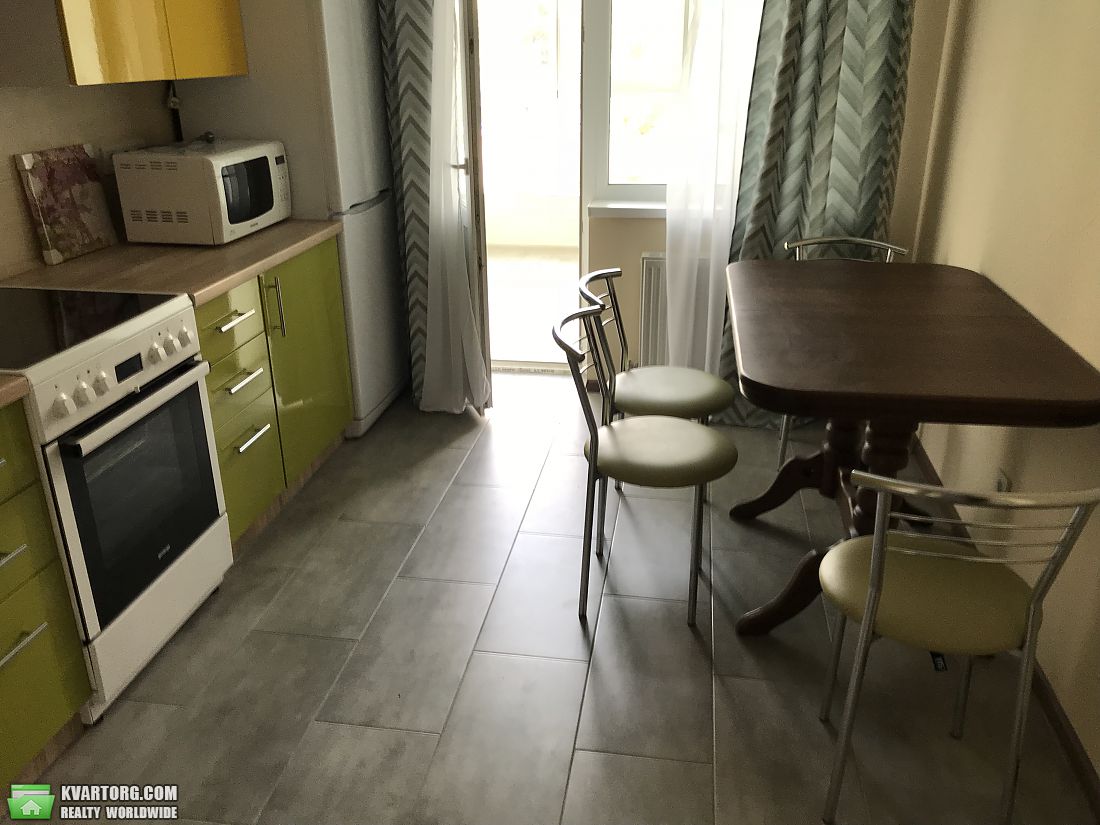 Rent out 2-room apartment. Киев,  Глушкова пр — photo 1