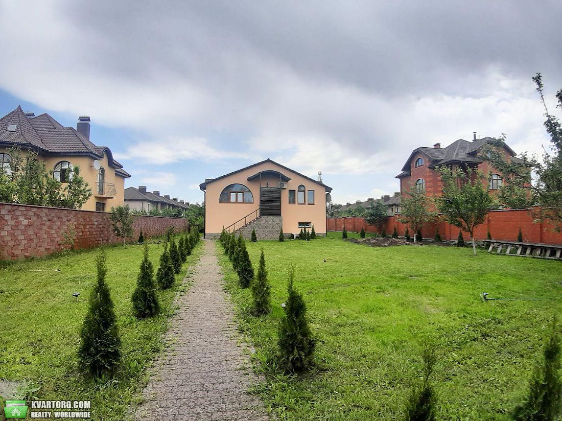 Rent out house. Киев, абрикосовая — photo 1