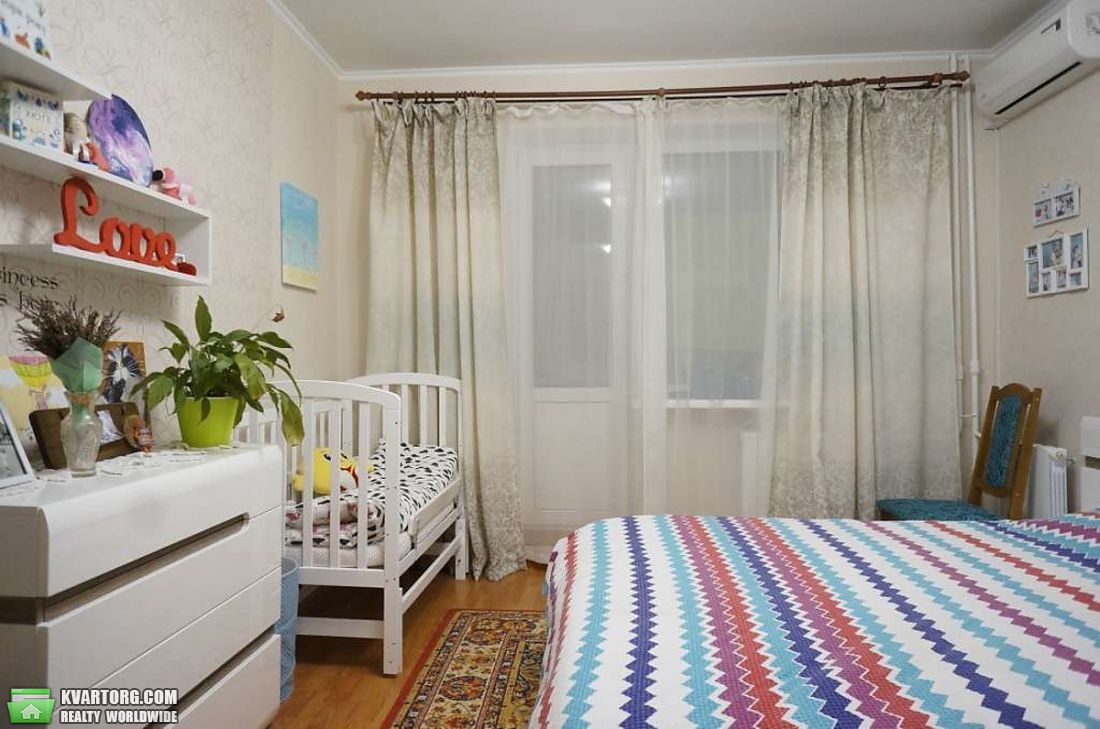 Sell 3-room apartment. Киев,  Гайдай — photo 1