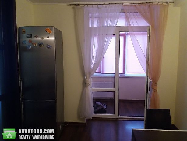 Rent out 2-room apartment. Киев,  Ломоносова — photo 3