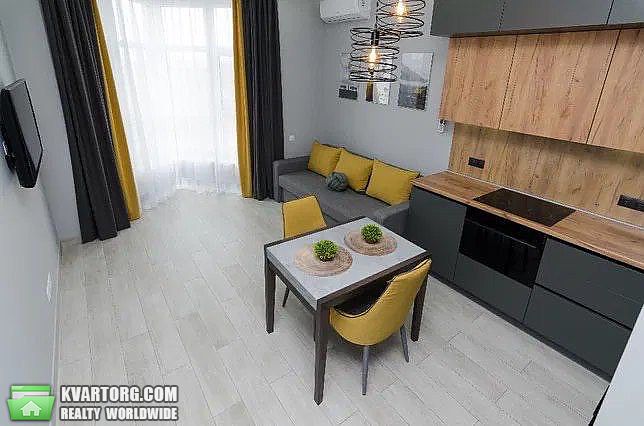 Rent out 2-room apartment. Киев,  Саперное поле — photo 4