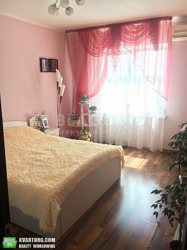 Sell 3-room apartment. Киев,  Лисковская — photo 1