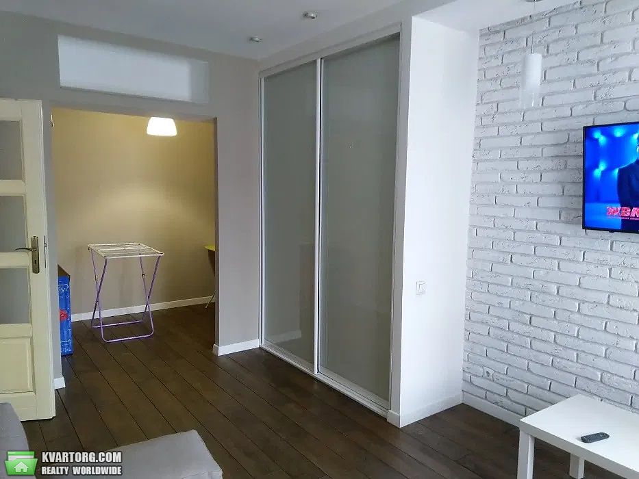 Rent out 1-room apartment. Львов, Панча — photo 1