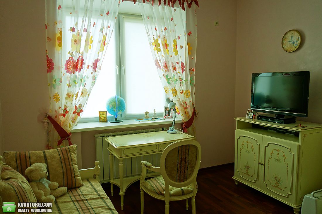 Rent out 3-room apartment. Киев,  Вышгородская — photo 5