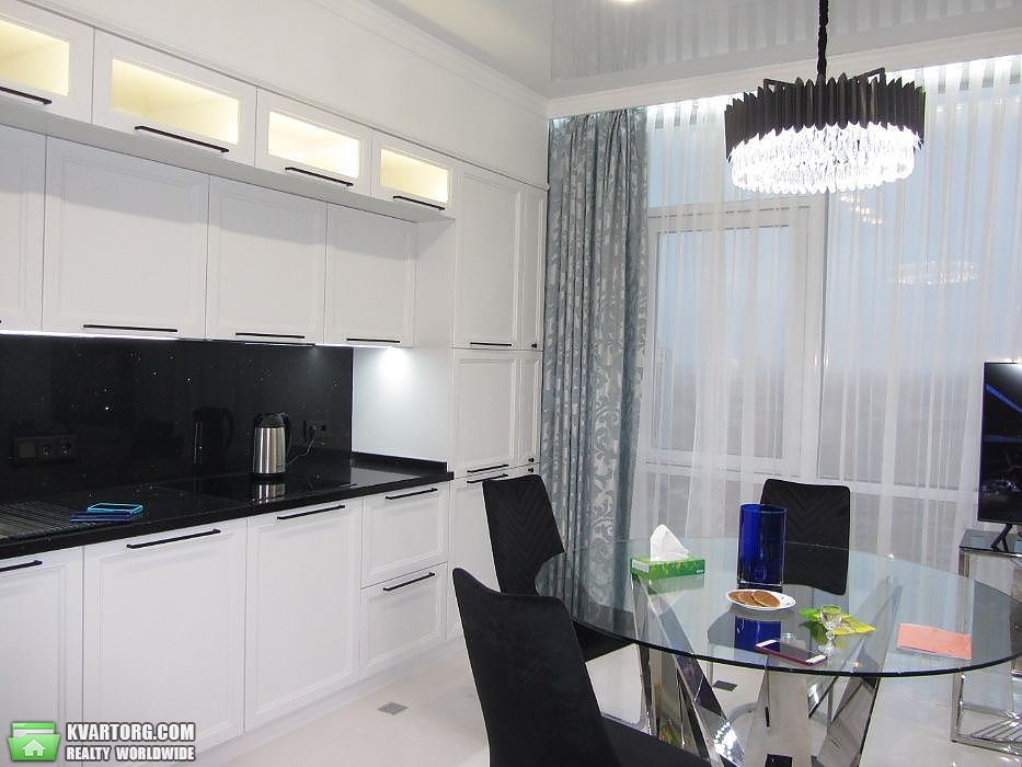 Rent out 1-room apartment. Киев, Набережно-Рыбальская — photo 3