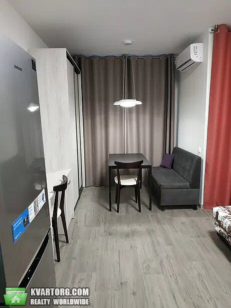 Rent out 1-room apartment. Киев, Соборности — photo 9