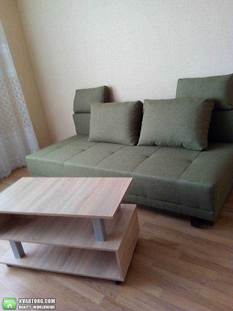 Rent out 1-room apartment. Киев,  Просвещения — photo 1