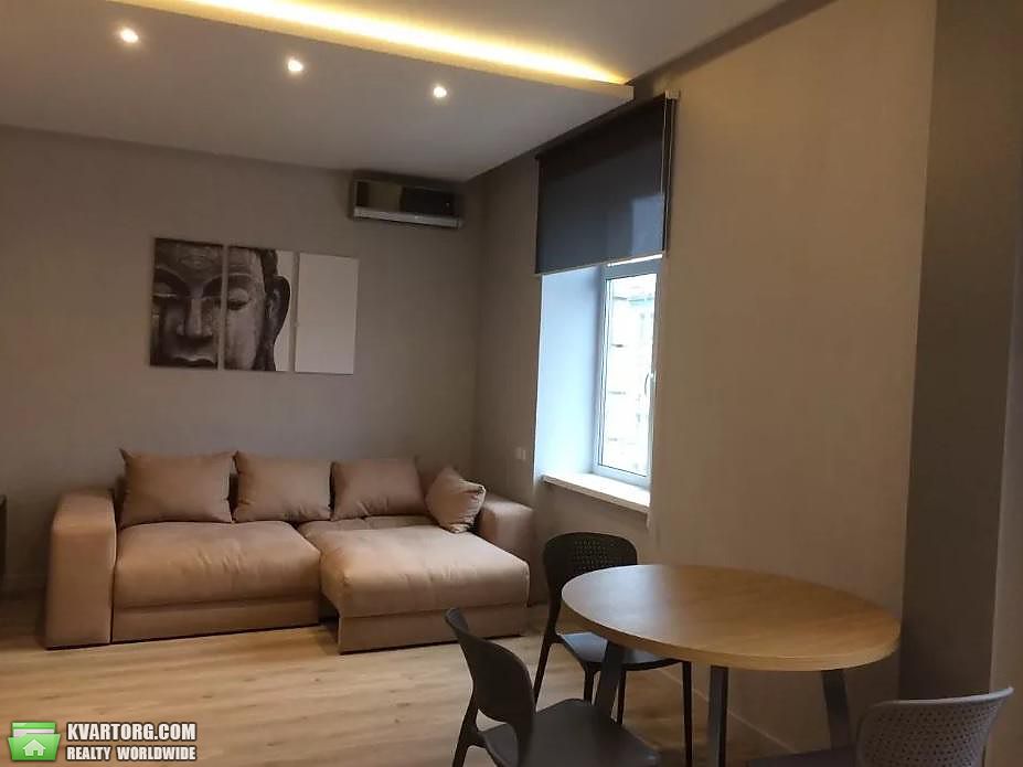 Rent out 2-room apartment. Киев,  Владимирская — photo 1