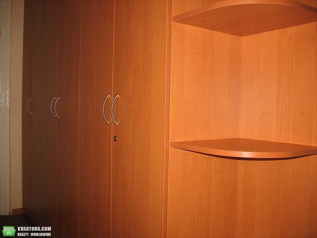 Rent out 2-room apartment. Киев, Харьковское шоссе — photo 3