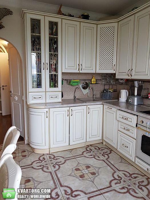 Sell 2-room apartment. Киев,  Радужная — photo 1