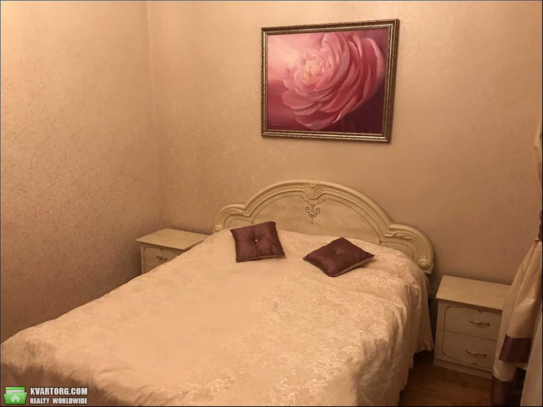 Rent out 2-room apartment. Киев, Белорусская — photo 1