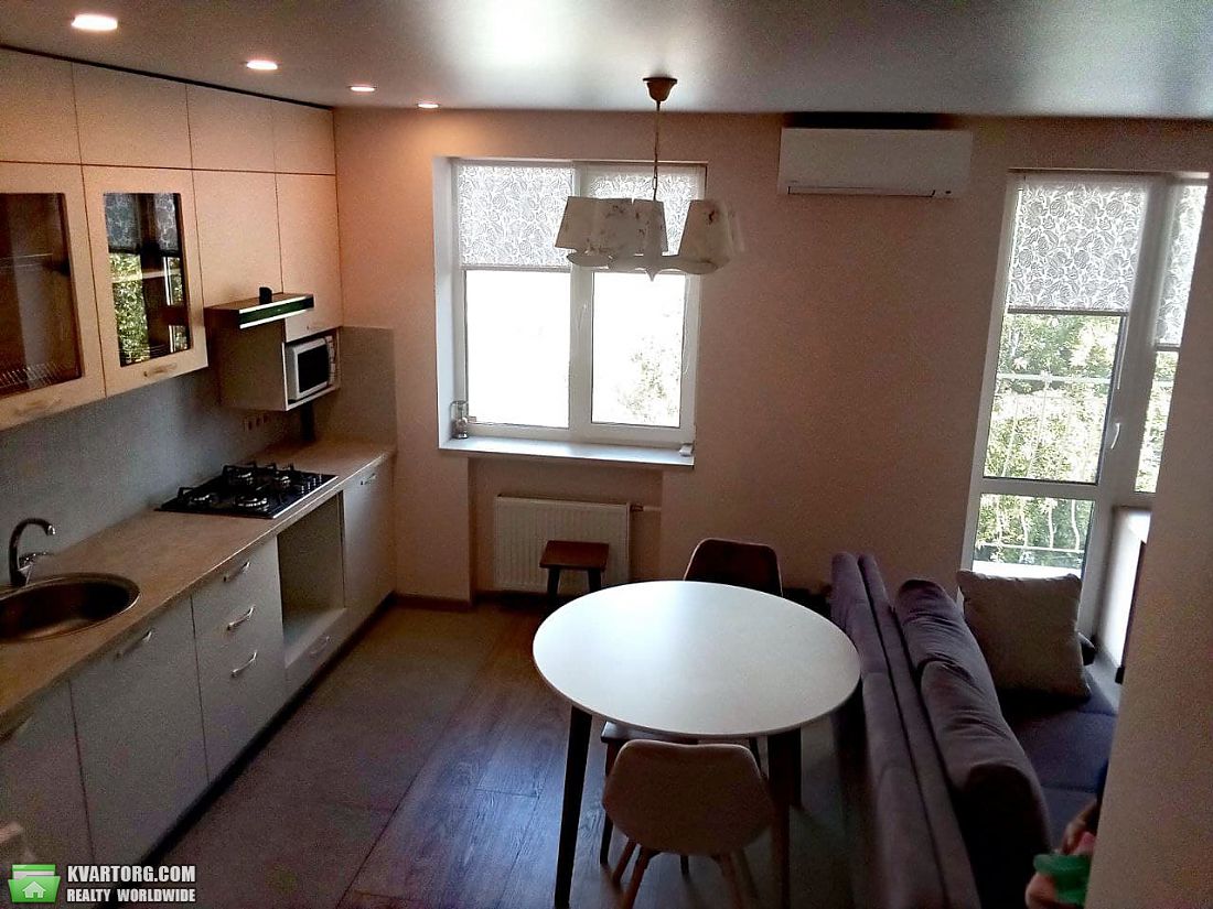 Rent out 1-room apartment. Киев,  Мазепы — photo 2