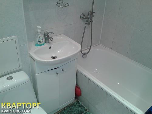 Rent out 2-room apartment. Киев,  Строителей — photo 3