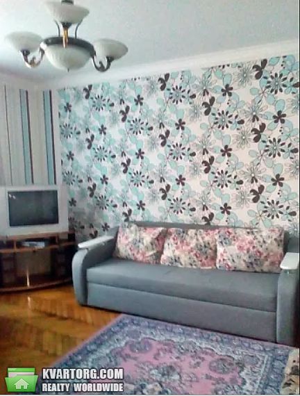 Rent out 2-room apartment. Киев,  Алексеевская — photo 1