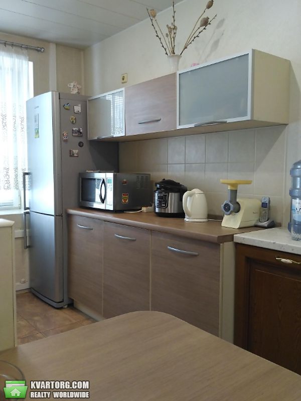 Sell 3-room apartment. Киев,  Приречная — photo 1