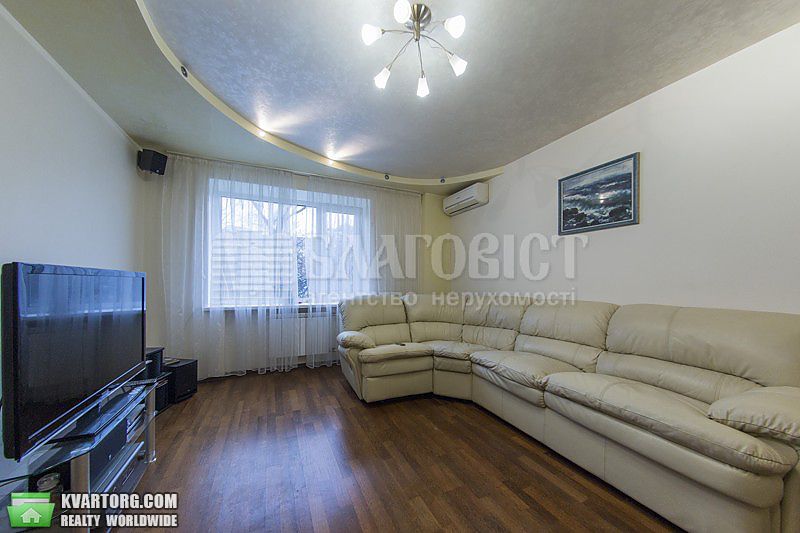 Rent out 3-room apartment. Киев,  Коцюбинского Михаила ул — photo 1