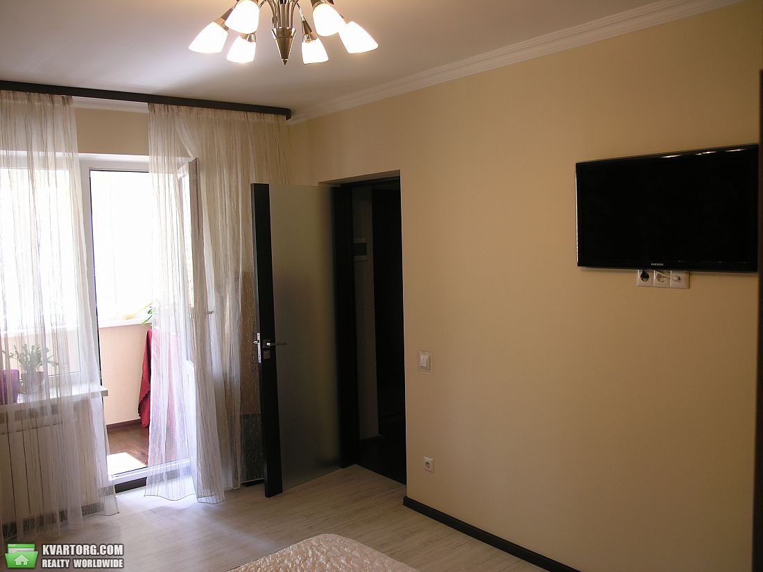 Sell 4-room apartment. Киев,  Семашко — photo 1