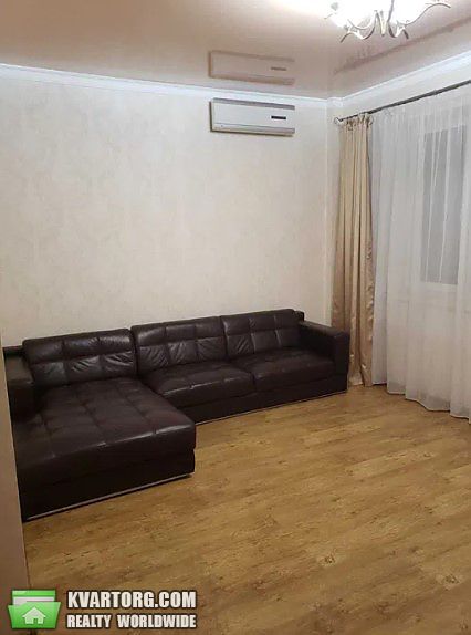 Rent out 3-room apartment. Киев,  Франко — photo 2