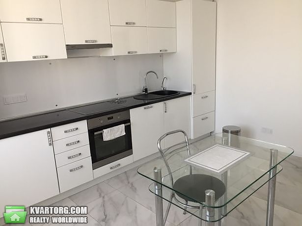 Rent out 1-room apartment. Киев,  Черновола — photo 2