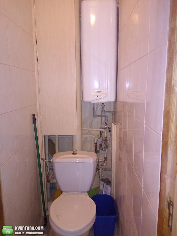 Rent out 2-room apartment. Киев, Энтузиастов ул. — photo 10