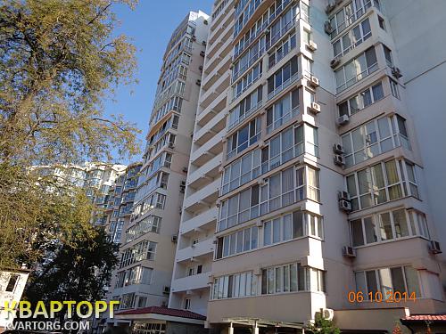 Rent out 4-room apartment. Одесса, Лидерсовский бул. — photo 1