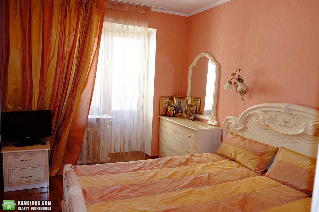 Rent out 2-room apartment. Одесса, Сергея  Ядова — photo 1