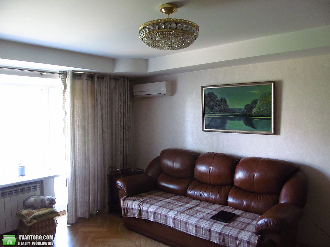 Rent out 3-room apartment. Киев,  Давыдова бул — photo 1