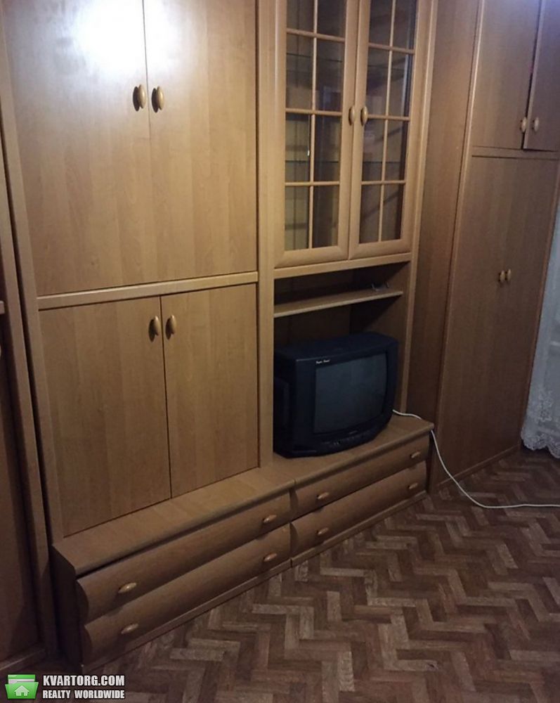 Rent out 1-room apartment. Киев,  Северная — photo 1