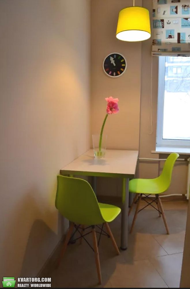 Rent out 2-room apartment. Киев,  Первомайского — photo 3
