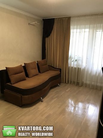 Rent out 2-room apartment. Киев,  Смолича — photo 1