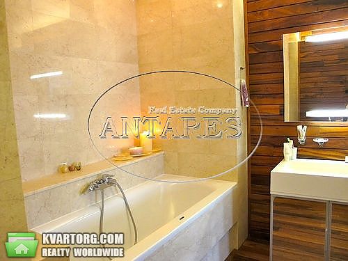 Rent out 2-room apartment. Киев, Жилянская — photo 9