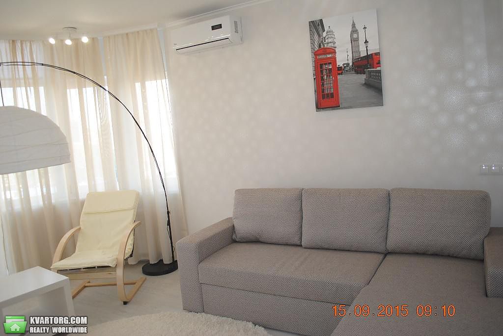 Rent out 2-room apartment. Киев,  Черновола — photo 1