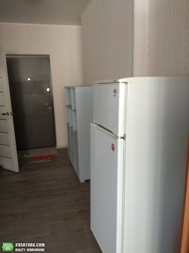 Rent out 1-room apartment. Киев, Харьковское шоссе — photo 4
