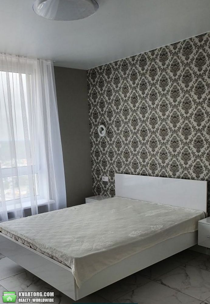 Rent out 1-room apartment. Киев,  Днепродзержинская — photo 1