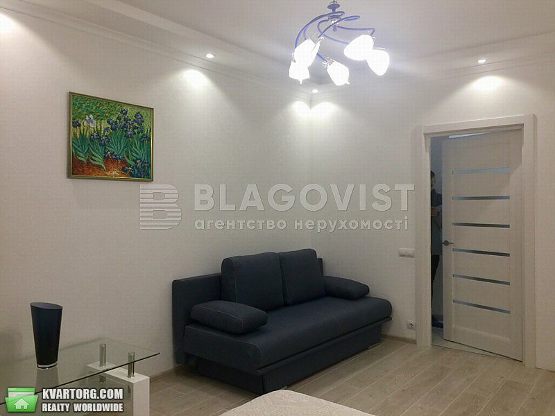 Rent out 1-room apartment. Киев,  Героев Сталинграда пр — photo 3