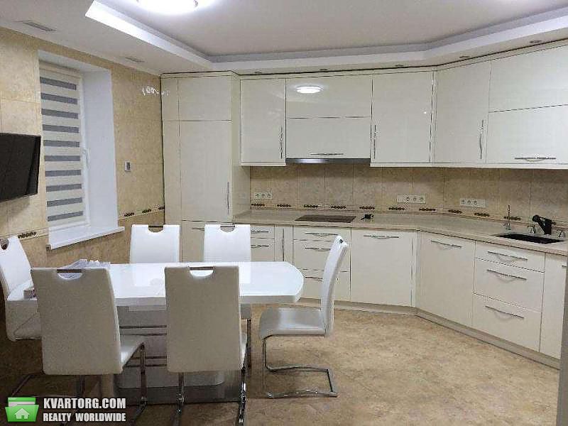 Rent out 3-room apartment. Киев,  Салютная — photo 4